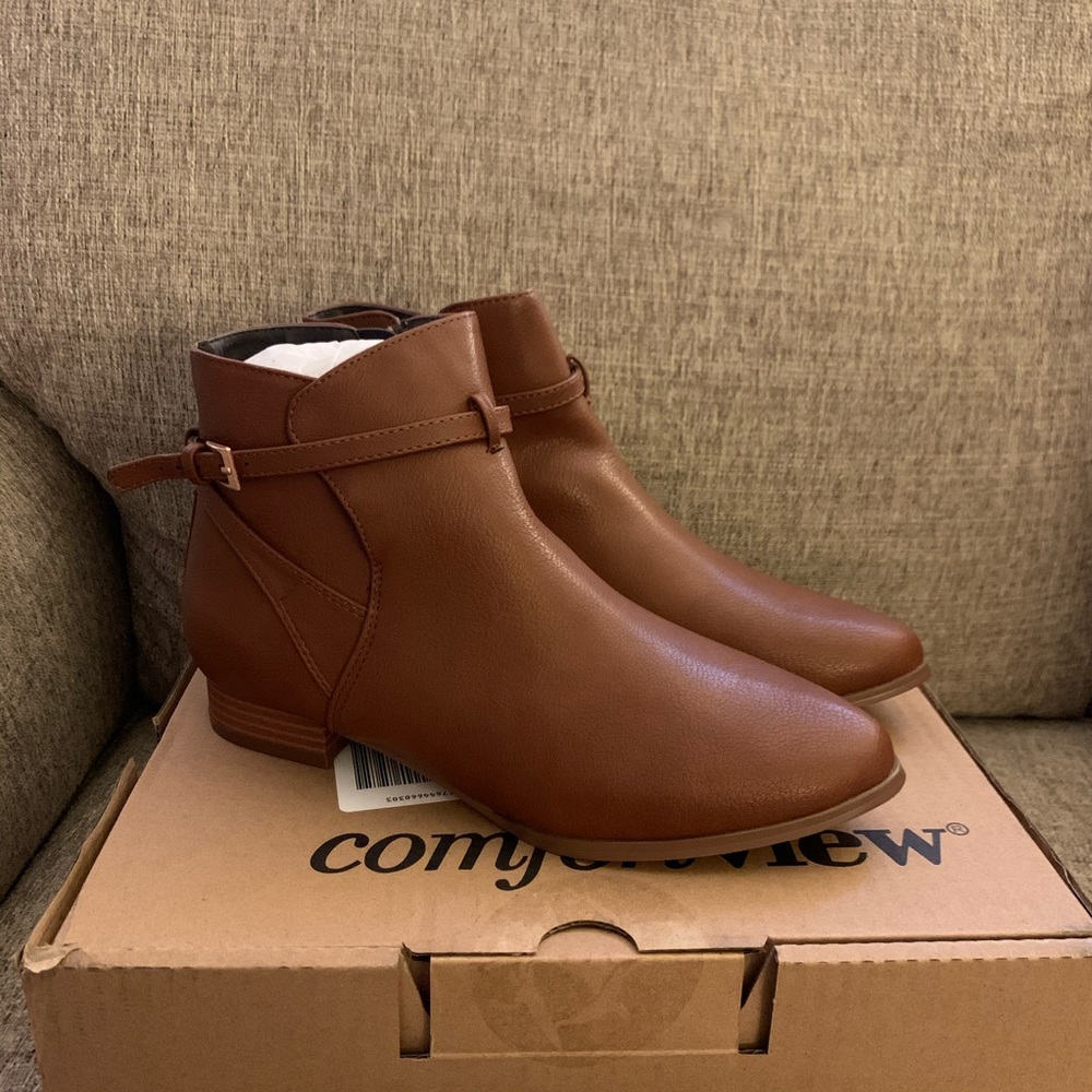 Comfort view bootie